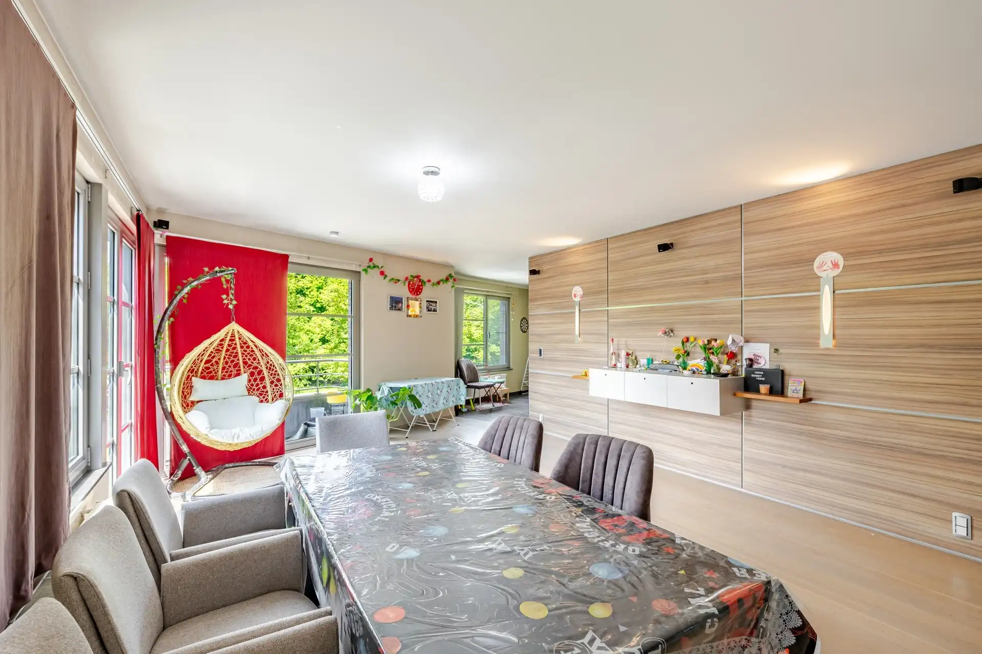 Uitzonderlijk lichtrijk hoekappartement van maar liefst 150 m² foto 6