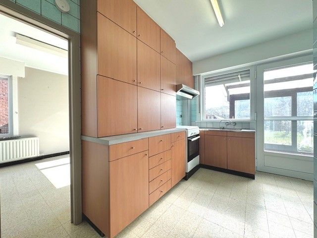 RUIME VRIJSTAANDE  WONING MET GROTE TUIN foto 8