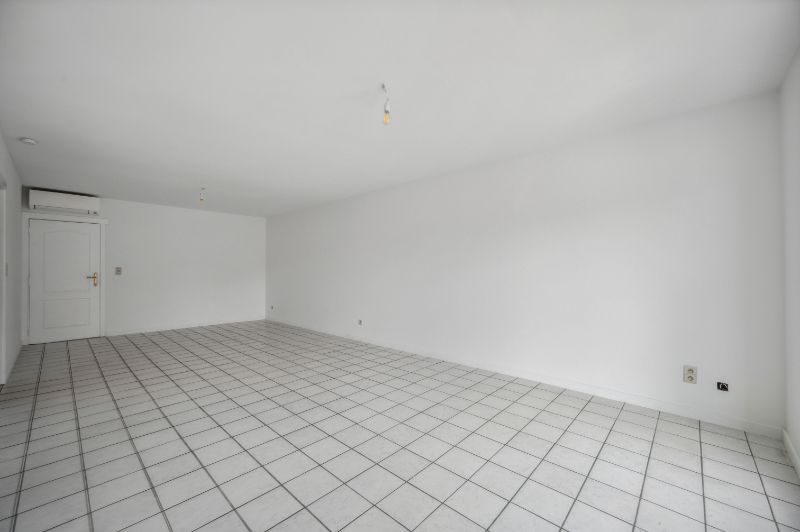 Ruim appartement op de 1 ste verdieping foto 2