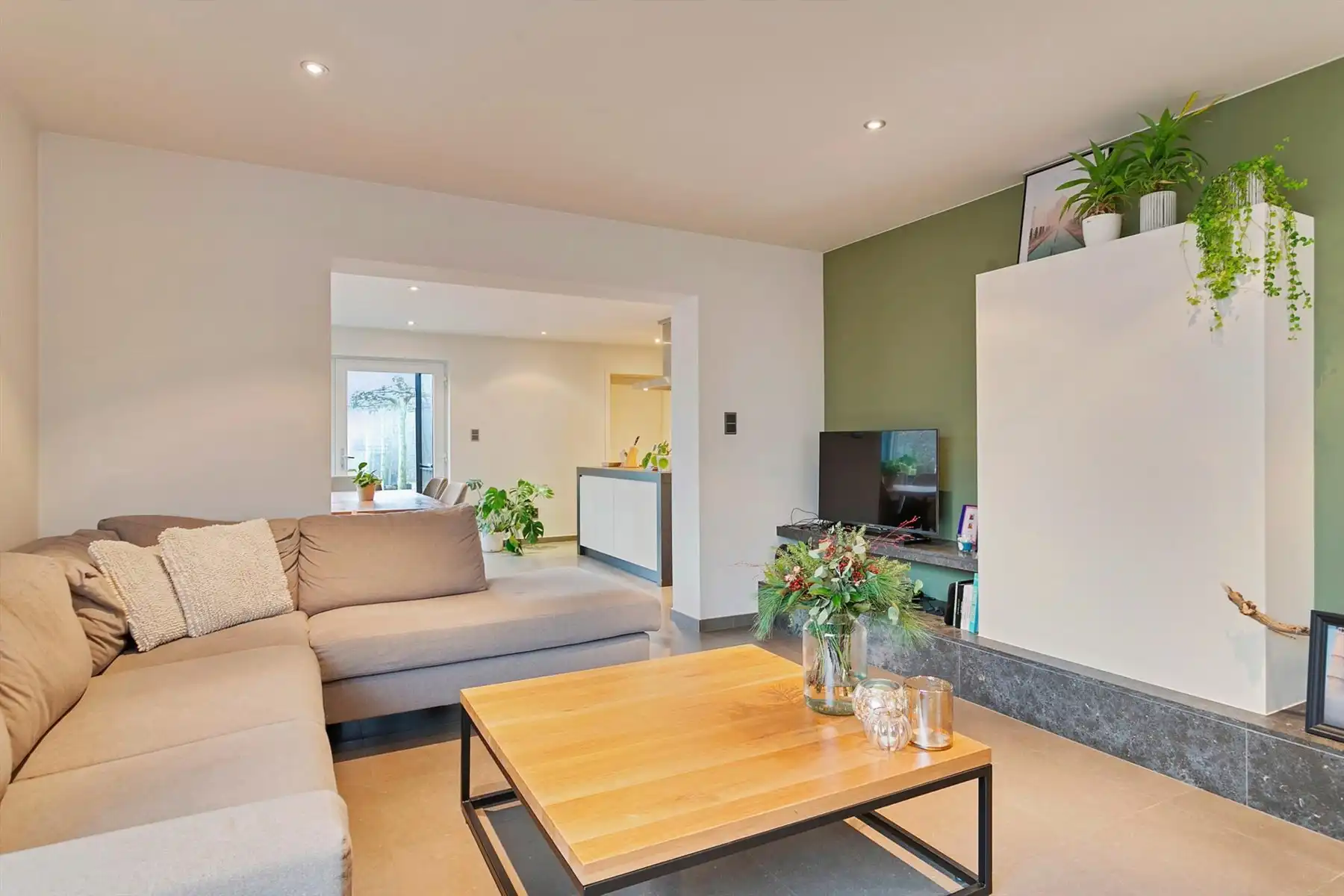 Halfopen bebouwing met 2 slpks en ruime tuin te Smetlede foto 2