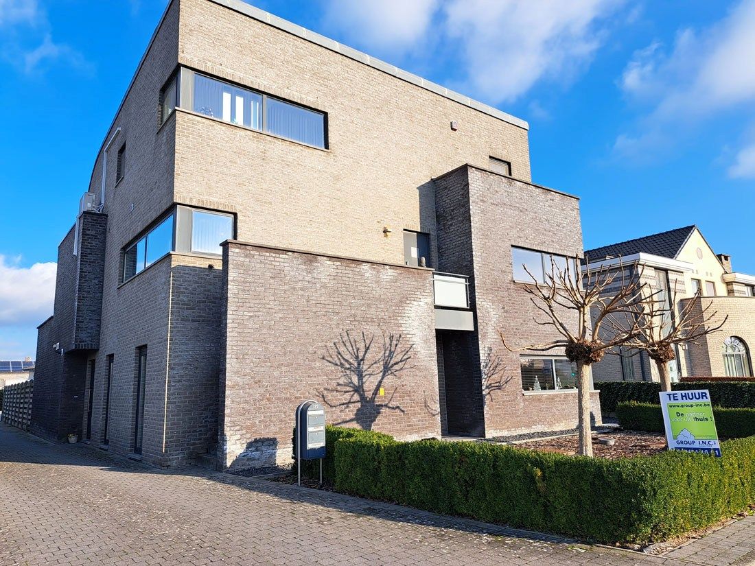Knap ruim gelijkvloers appartement te Pelt foto {{pictureIndex}}