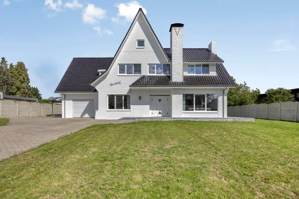 Hoofdfoto van de publicatie: Instapklare gezinswoning met 5 slaapkamers op 16a 50ca in residentiële villawijk Henegauwberg