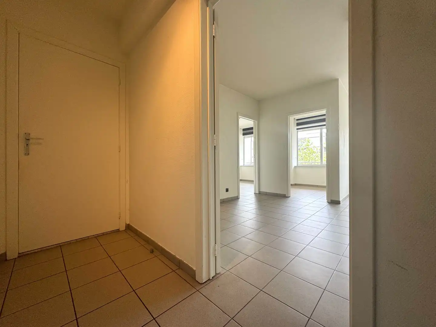 Appartement met 2 slaapkamers én garagebox te huur in Genk centrum! foto 3