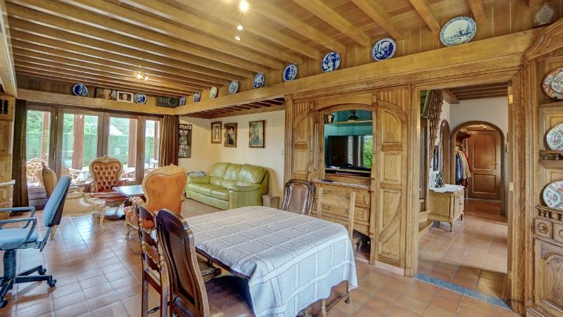 Klassieke villa van 305m² met ruime garage op 7 are 48 ca foto 5