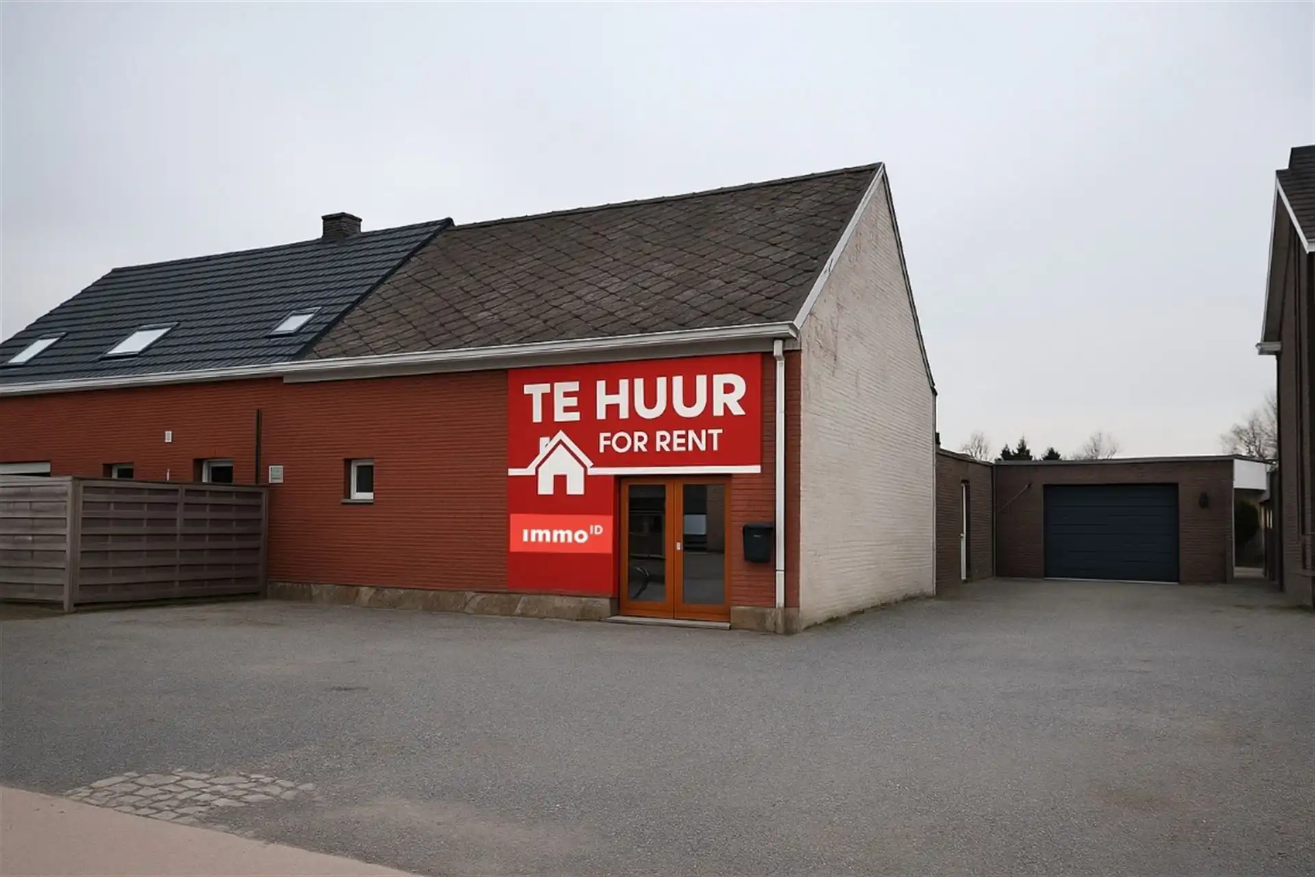 WINKEL MET PARKING VOOR 3 AUTO'S OP EEN COMMERCIELE LIGGING foto 6