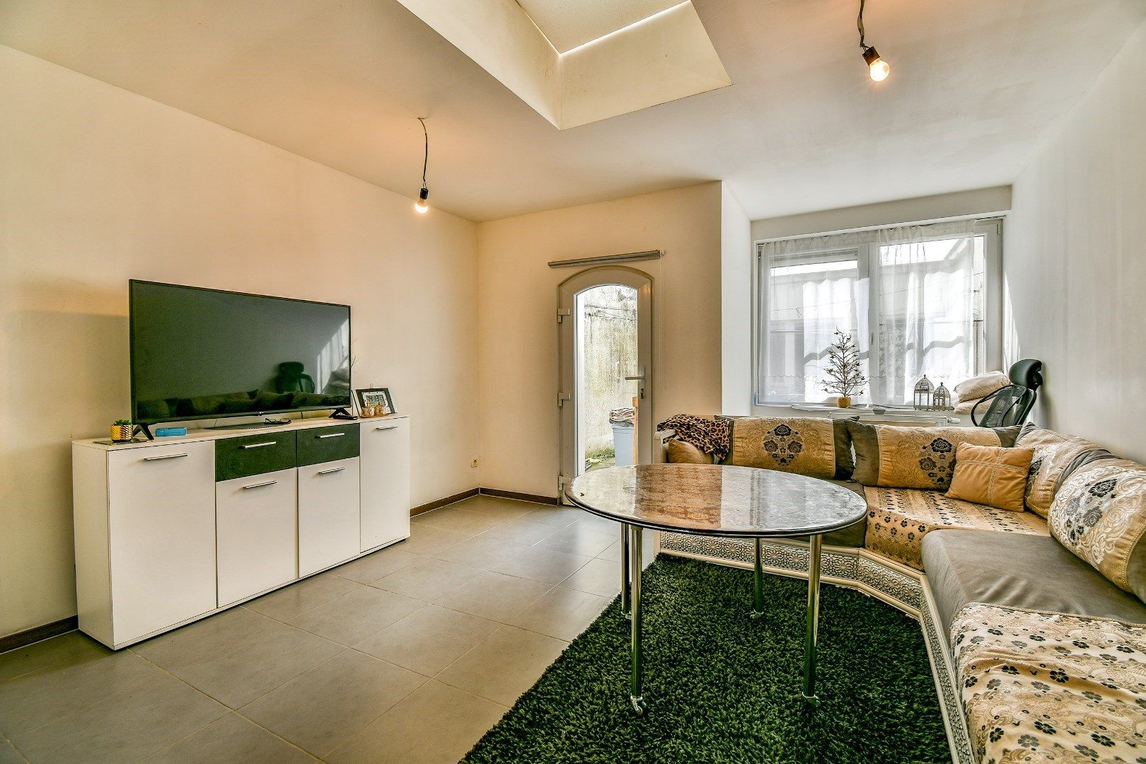 Energiezuinige woning met vier slaapkamers in centrum Roeselare! foto 2