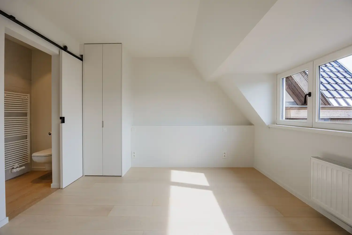 Exclusieve gerenoveerde koppelvilla vlak bij zee met 8 slaapkamers foto 27