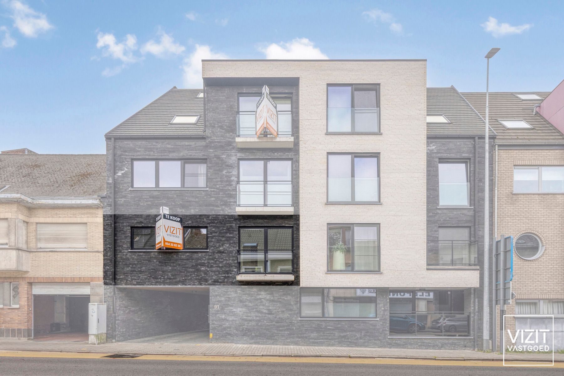 Energiezuinig appartement met terras, garage en overdekte staanplaats foto {{pictureIndex}}