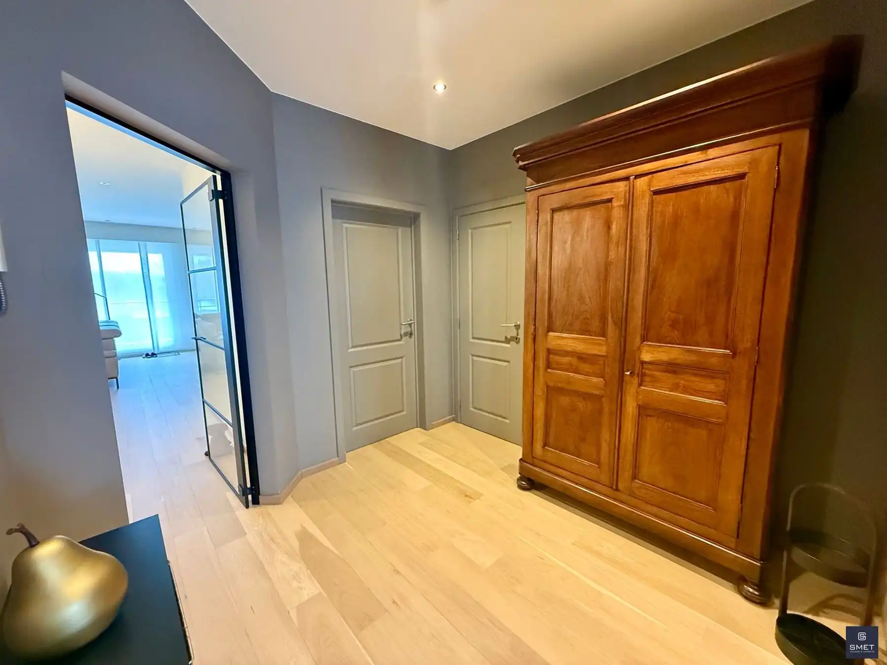 MODERN APPT. MET 2 SLPKS, GARAGE EN BERGING foto 3