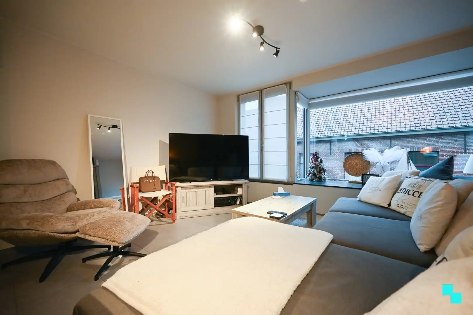 Perfect onderhouden appartement op centrumlocatie te Izegem foto {{pictureIndex}}