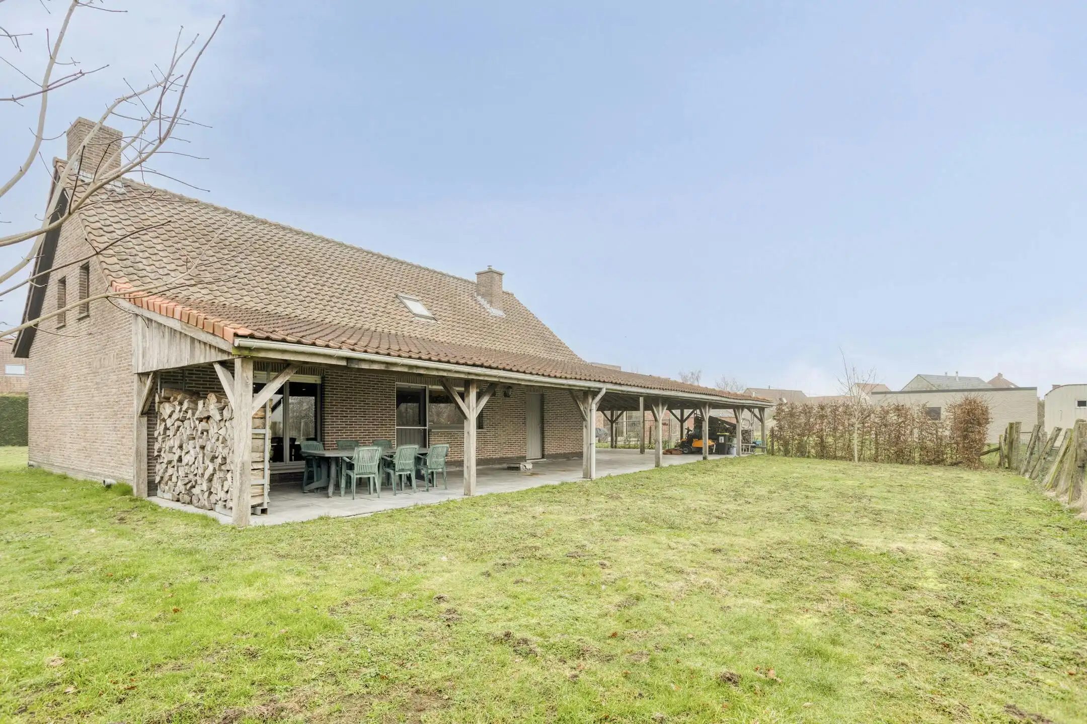 Instapklaar huis met ruime tuin te koop in het landelijke Aarsele foto 10