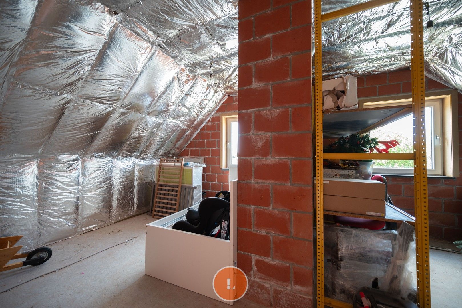 Recente halfopen woning met 3 slaapkamers en garage foto 15