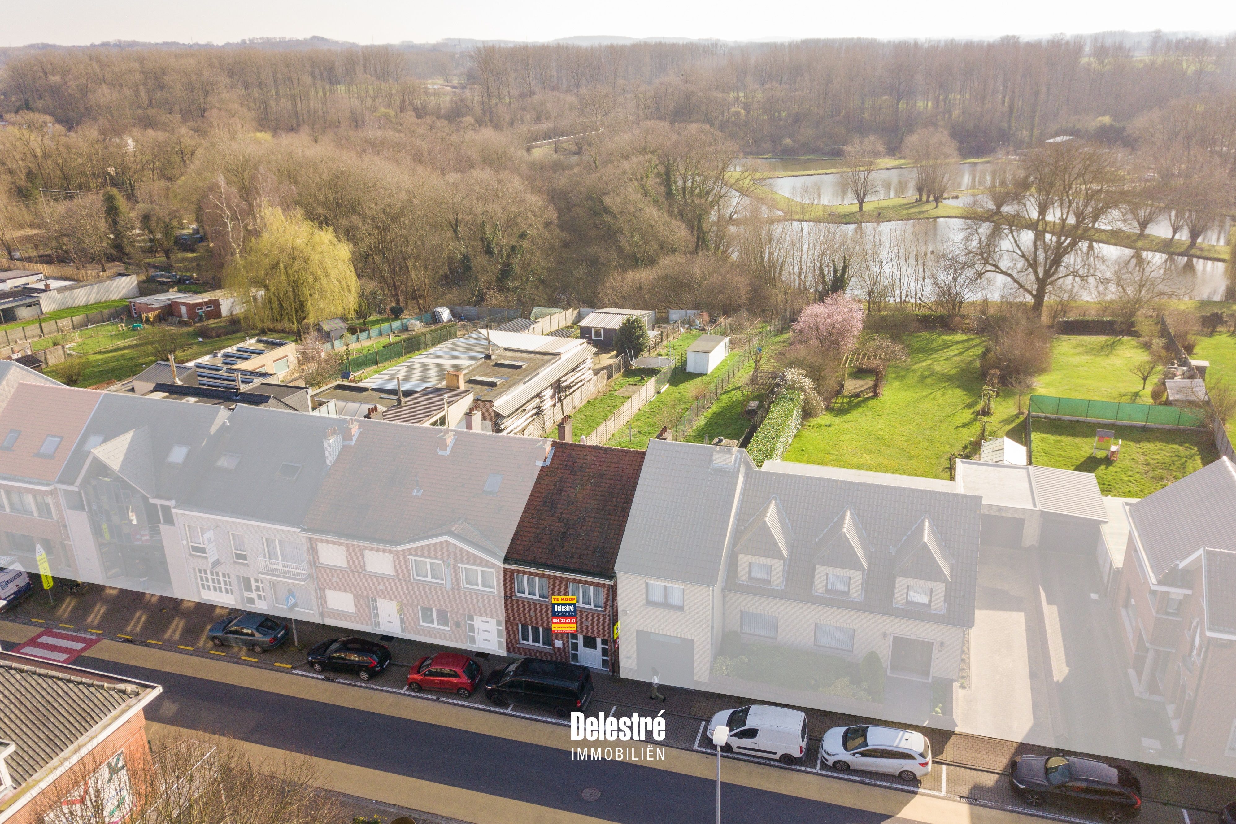 ** IN OPTIE ** INSTAPKLARE, MAKKELIJK BEREIKBARE WONING MET TUIN foto 1