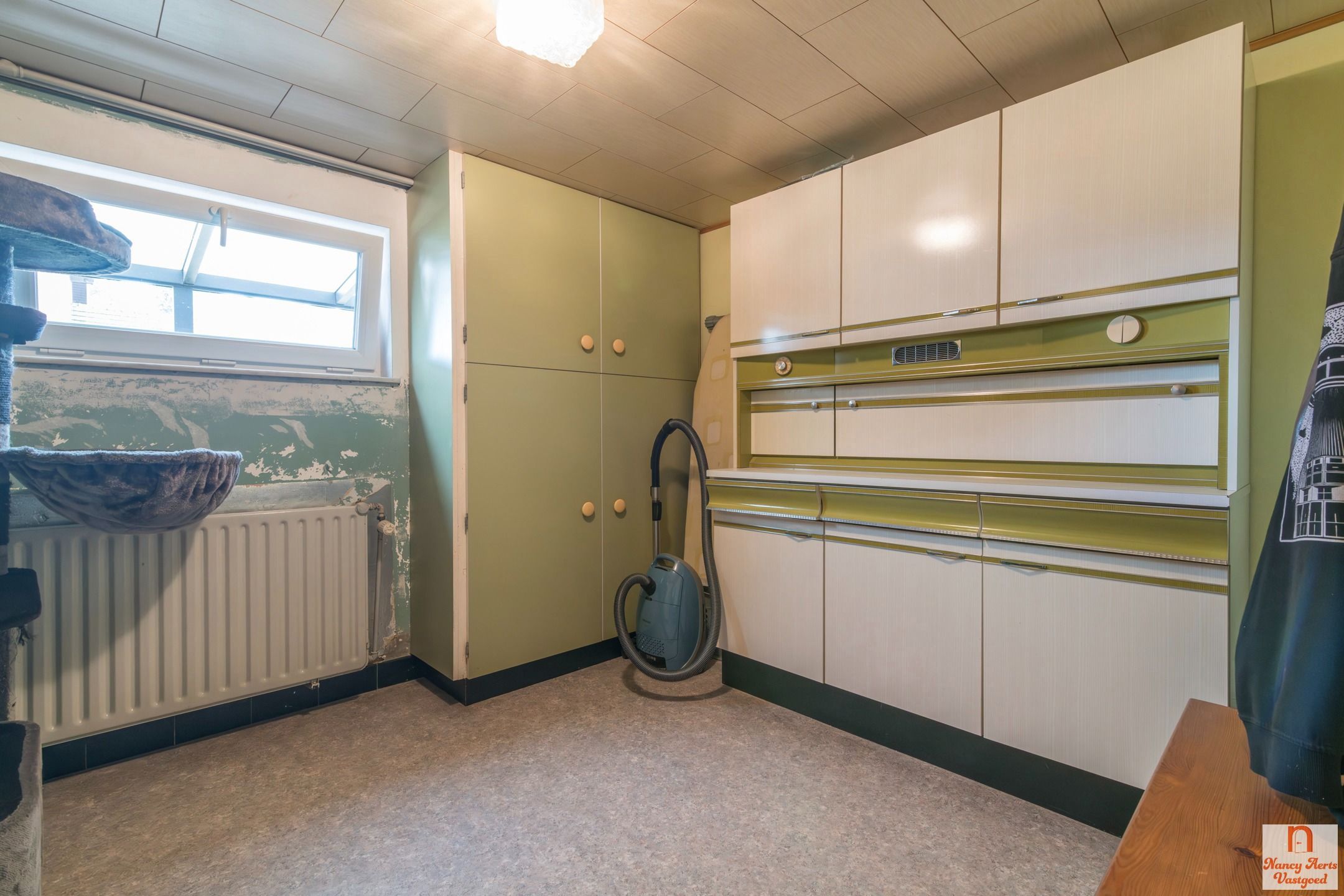 Split-level woning met veel ruimte en potentieel foto 16