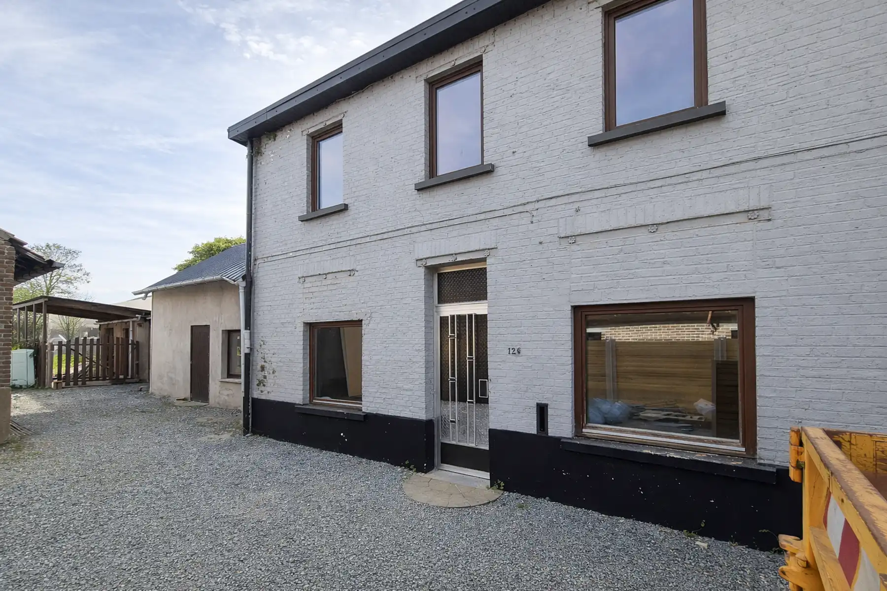 Te renoveren woning in Ressegem foto 2