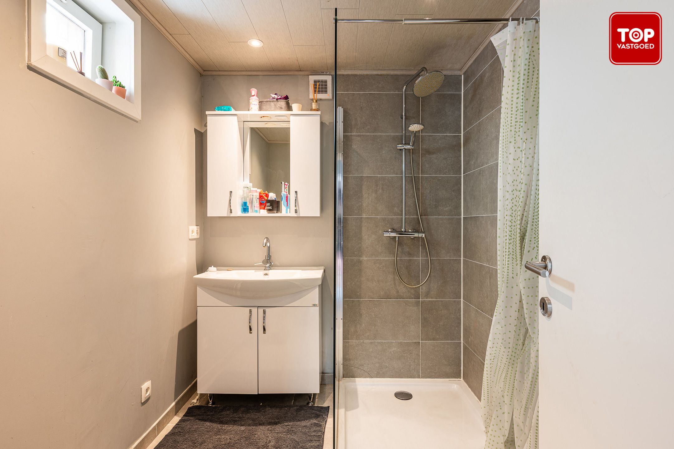 Halfopen bebouwing dichtbij centrum Waarschoot foto 12