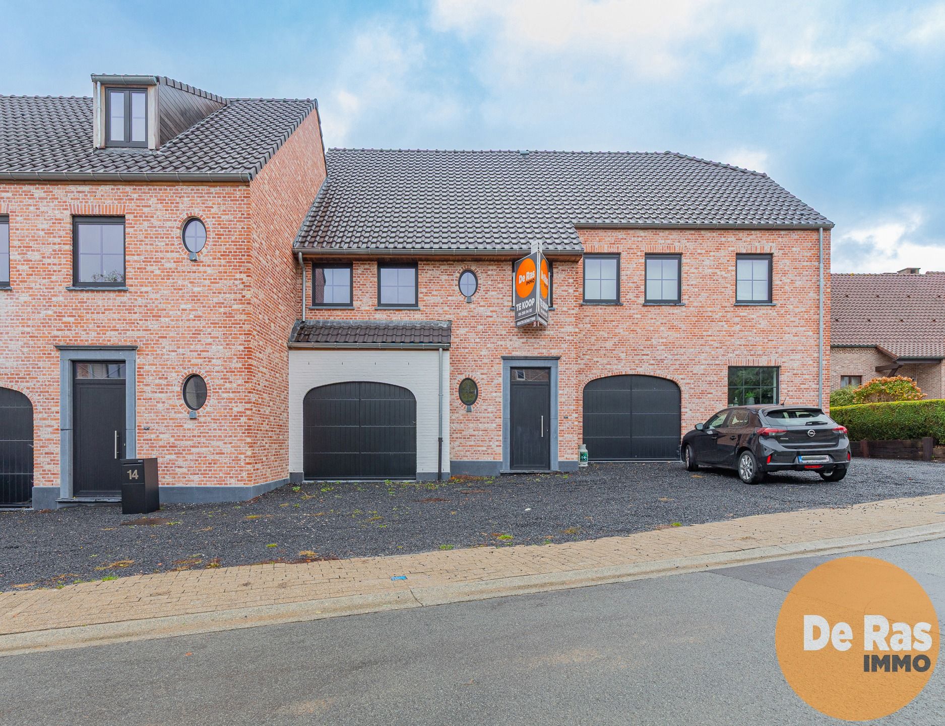 STEENHUIZE - Prachtige pastorijwoning (6% BTW mogelijk !) foto {{pictureIndex}}