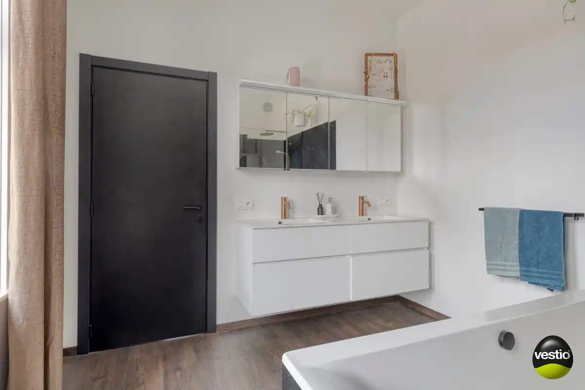 KARAKTERVOL VOLLEDIG GERENOVEERD STATIG HERENHUIS IN CENTRUM VAN TONGEREN. foto 32