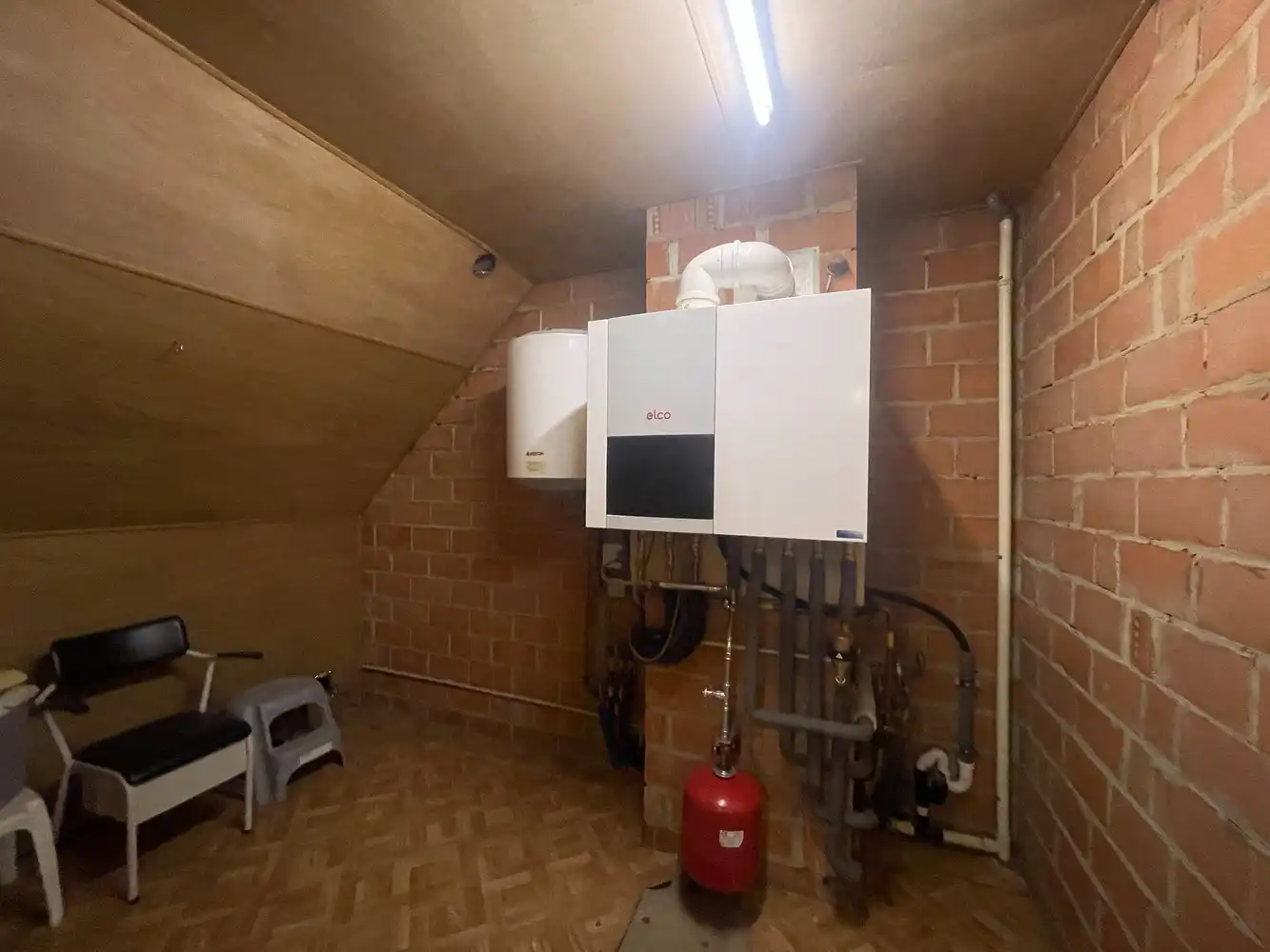 Gunstig gelegen woning met groot terras/tuin + een inpandige én een aparte garage foto 29