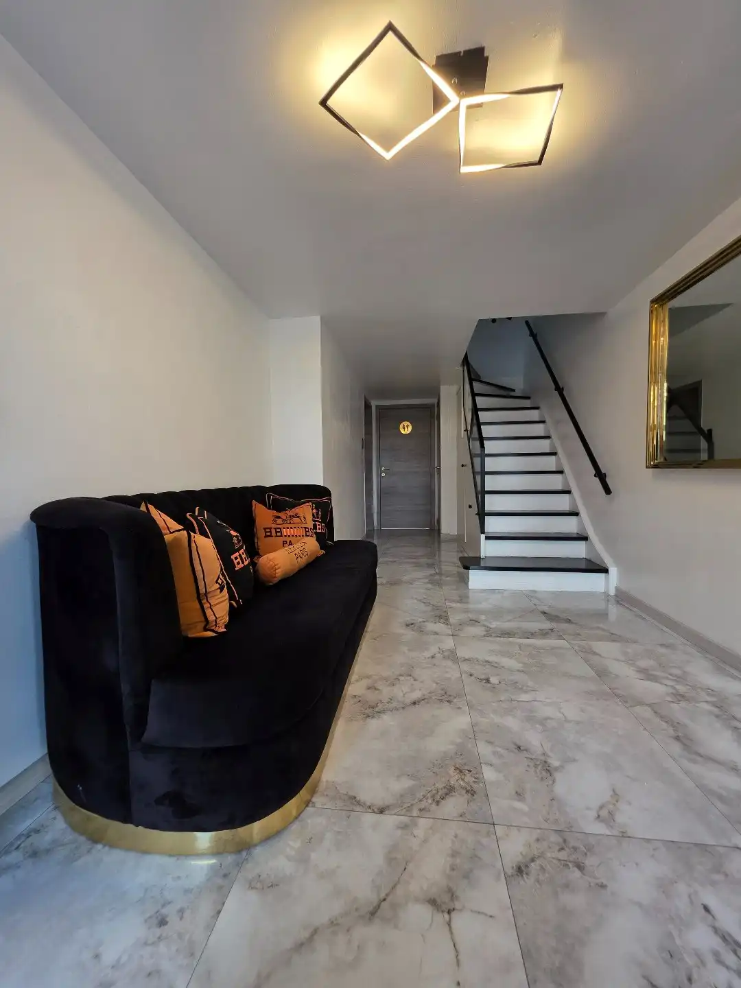 Uniek gerenoveerde 4-slaapkamerwoning op wandelafstand van centrum Kortrijk - EPC A foto 2