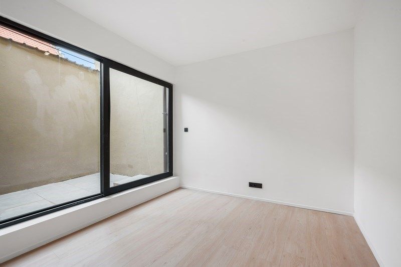 Gerenoveerde woning met mogelijks 4 kamers en terras foto 5