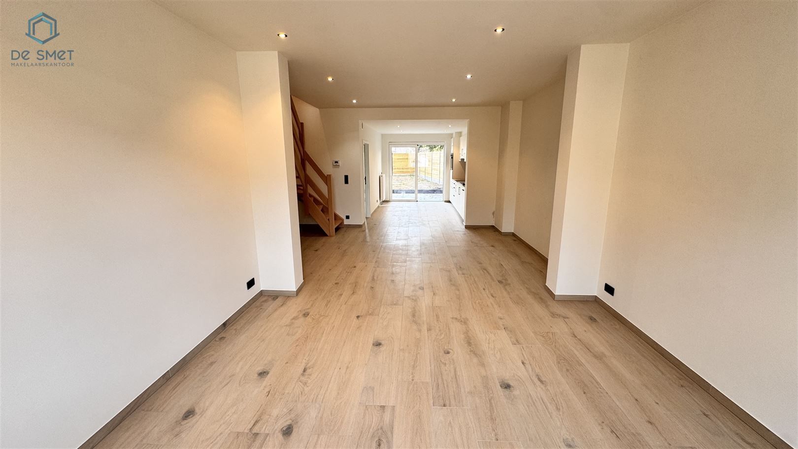 GERENOVEERDE WONING MET 3 SLP EN TUINTJE TE ZANDBERGEN foto 5