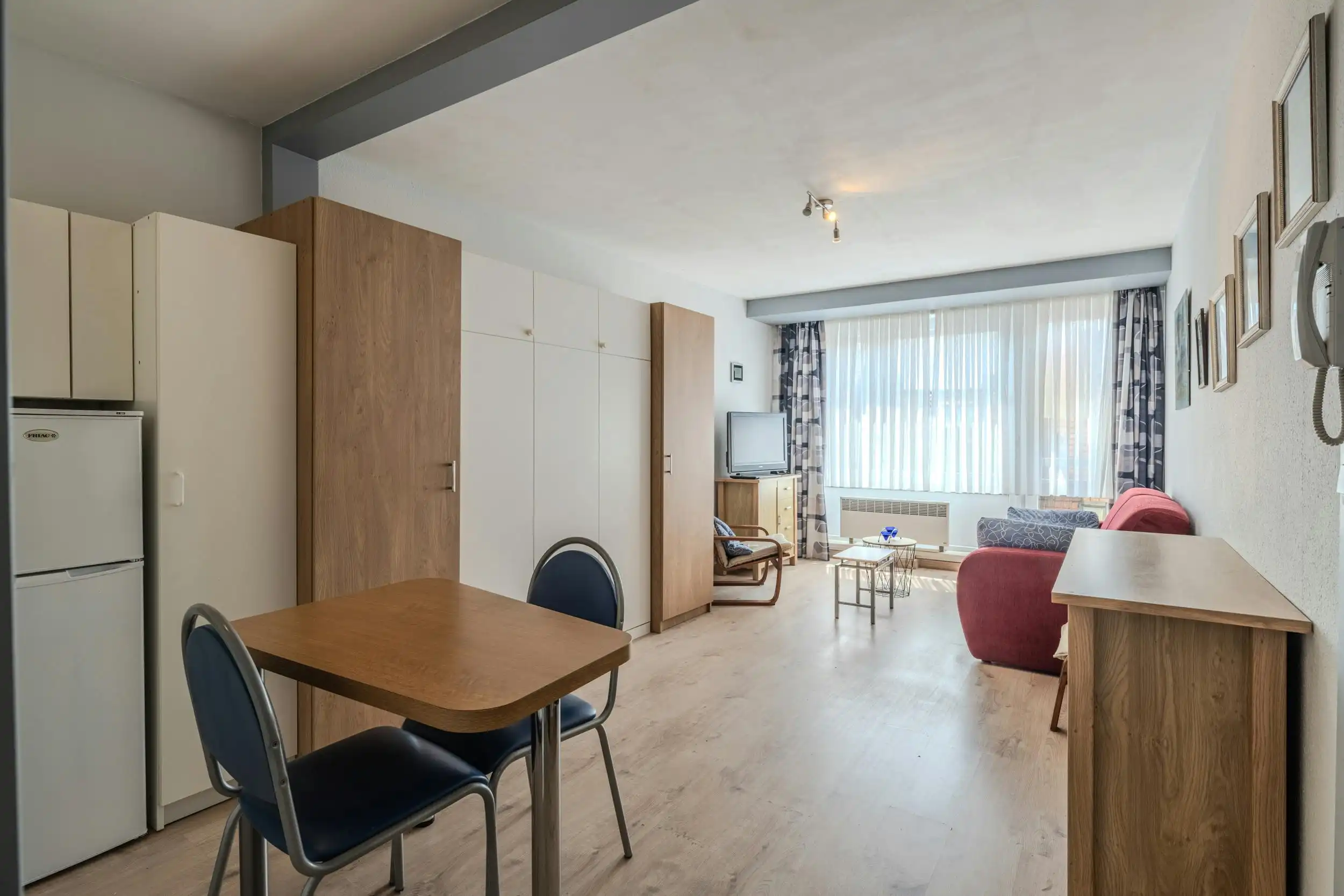 Zonnige studio te koop in het centrum van Middelkerke! foto 12