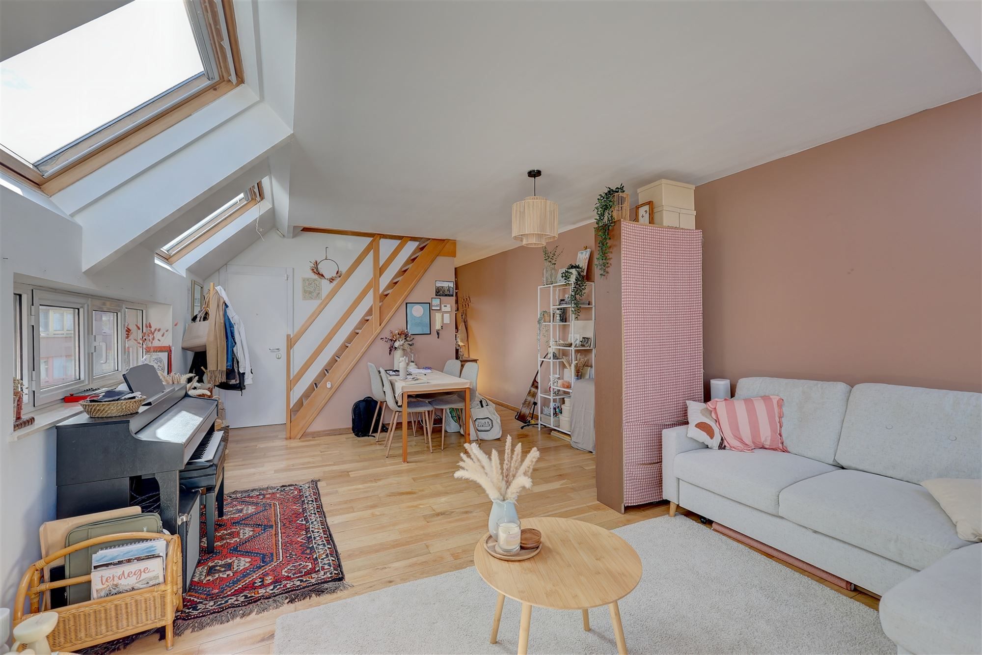 Lichtrijk dakappartement te huur in het centrum van Mechelen foto 3