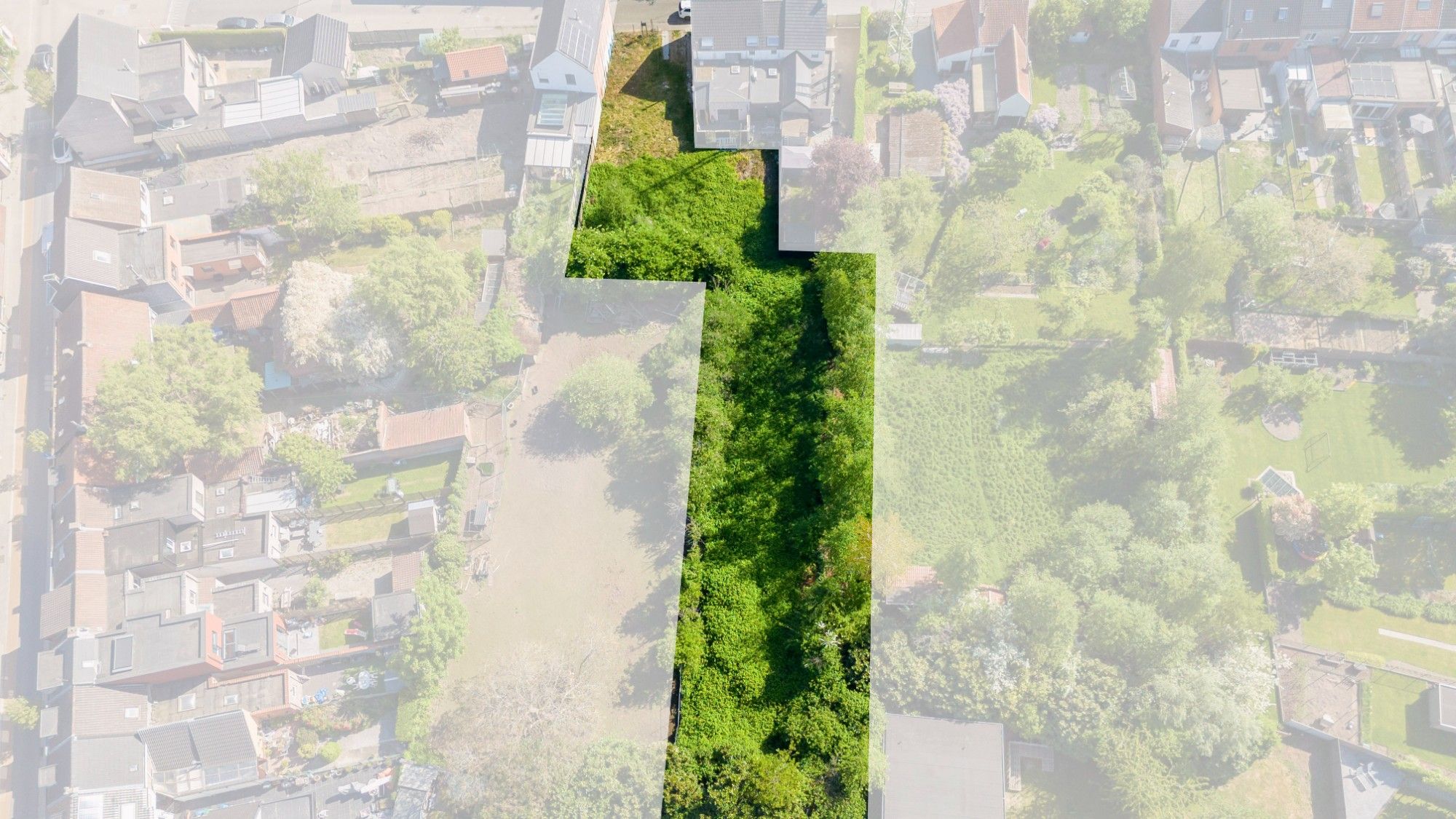 Bouwgrond of projectgrond op een zeer ruim perceel van 1096m² foto 1