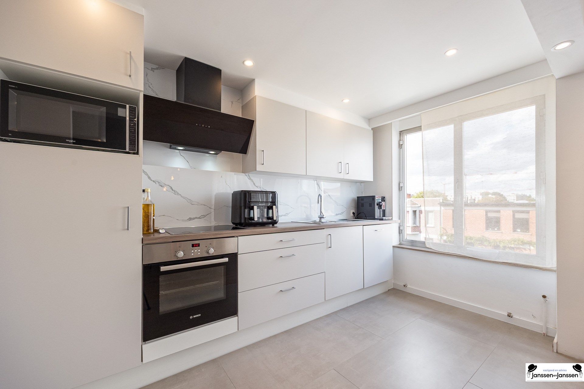 Instapklaar 2-slpk appartement Deurne-Zuid foto 4