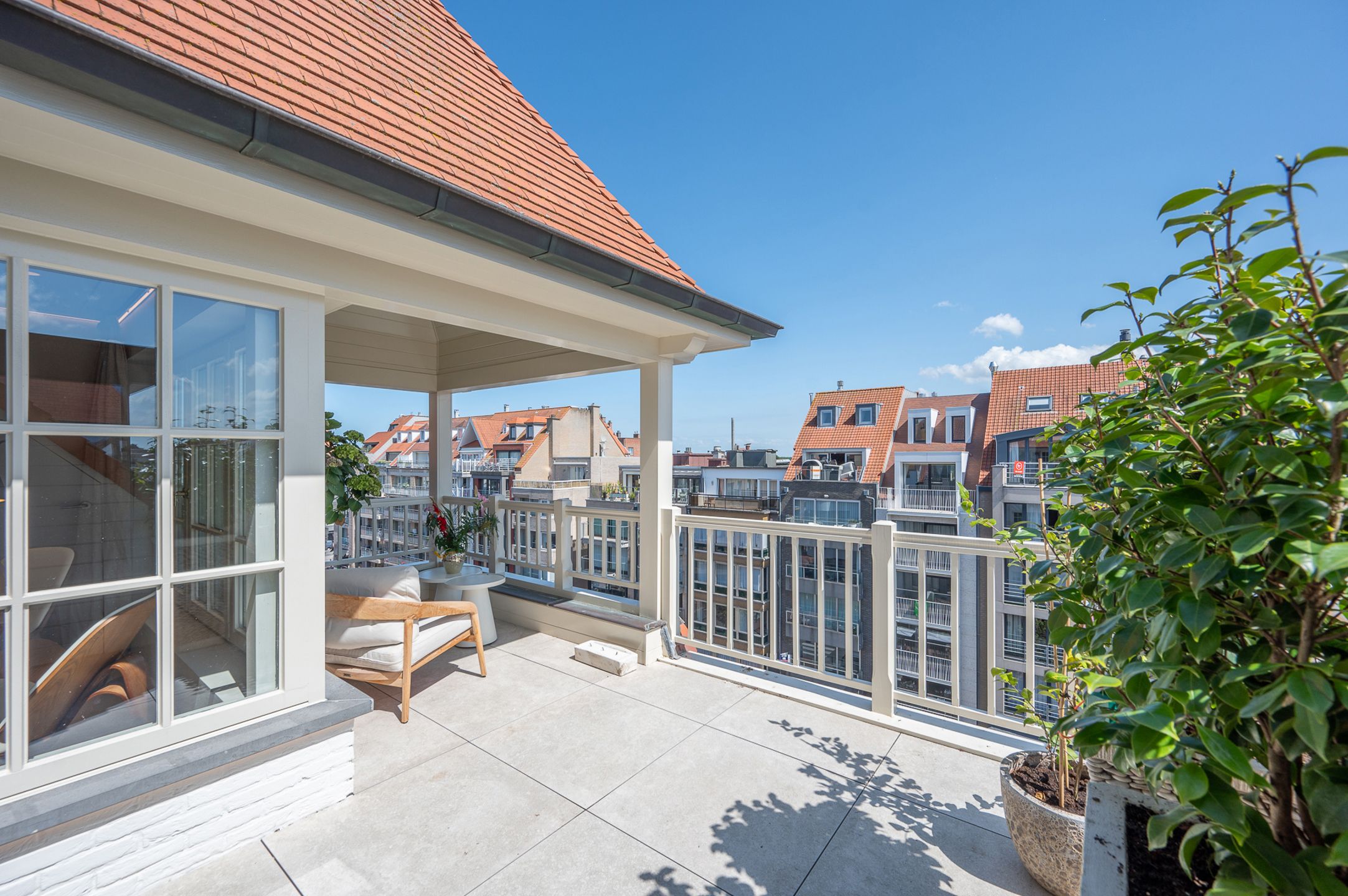 Exclusief duplex appartement met twee ruime zonneterrassen.. foto 1