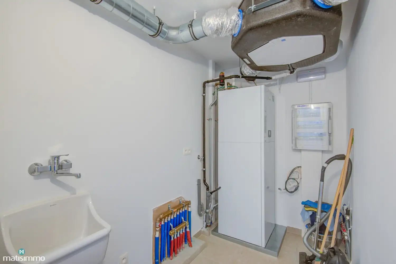 NIEUWBOUWAPPARTEMENT MET 2 SLAAPKAMERS, OVERDEKT TERRAS EN ONDERGRONDSE AUTOSTAANPLAATS NABIJ HET CENTRUM VAN TONGEREN foto 7