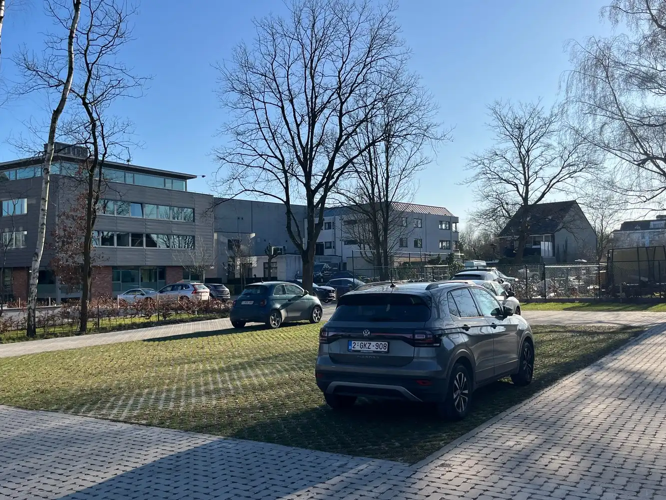 Kantoorgebouw met 54 parkeerplaatsen foto 49