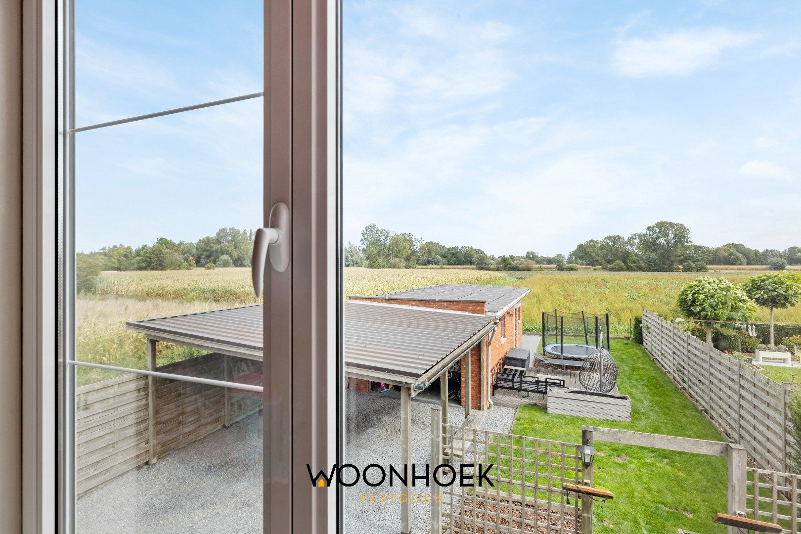 Ruime 4 slaapkamer woning met fraai aangelegde tuin te Lokeren!  foto 12