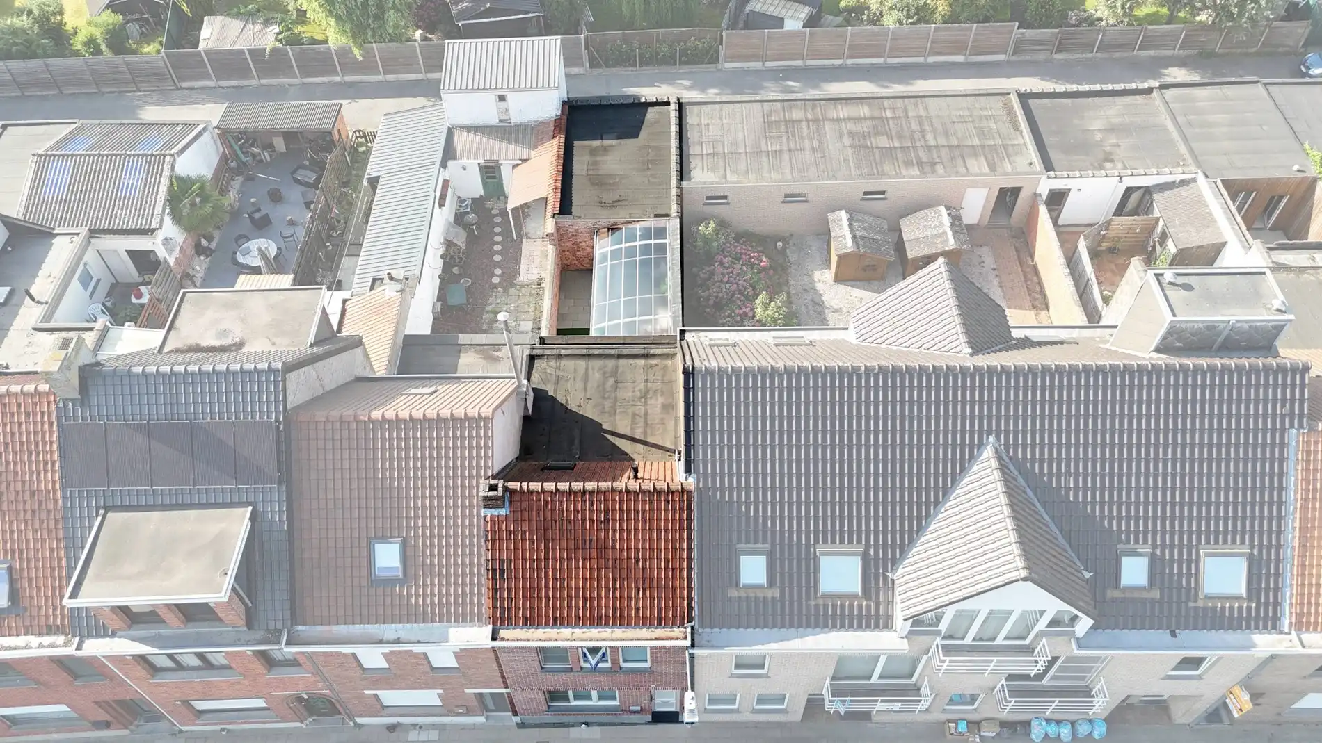 Instapklare woning met grote garage en uitweg in Harelbeke! foto 3