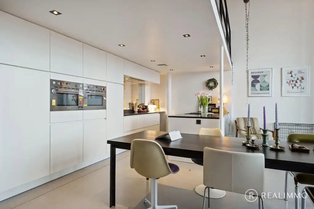 Exclusieve loft met privatieve staanplaats en kelderberging! foto 8