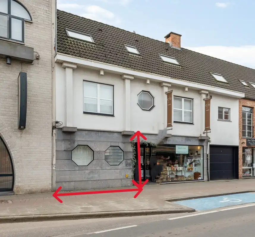 Praktijk/kantoor/atelier/handelsruimte in het centrum van Westmalle! foto {{pictureIndex}}