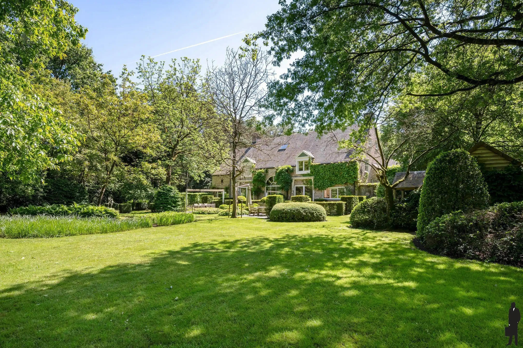 Op absolute toplocatie gelegen villa! foto 2