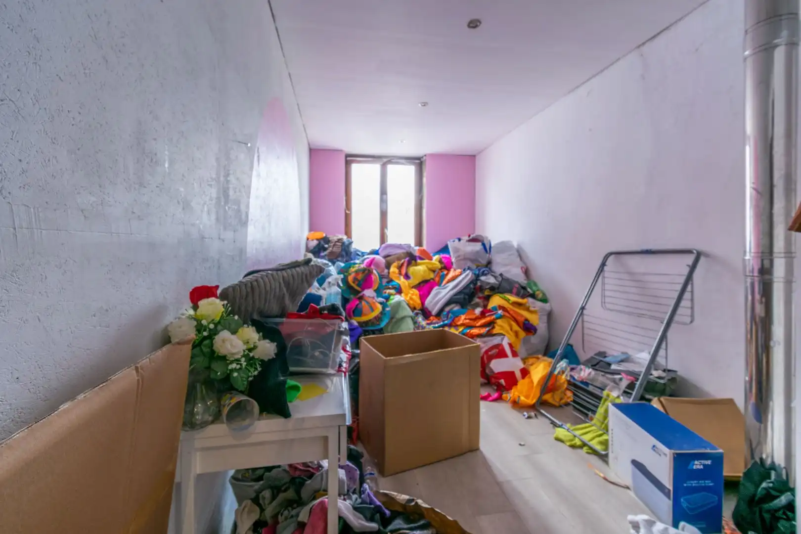 Een mooi gelegen, deels te renoveren woning met 4 slaapkamers!! foto 10