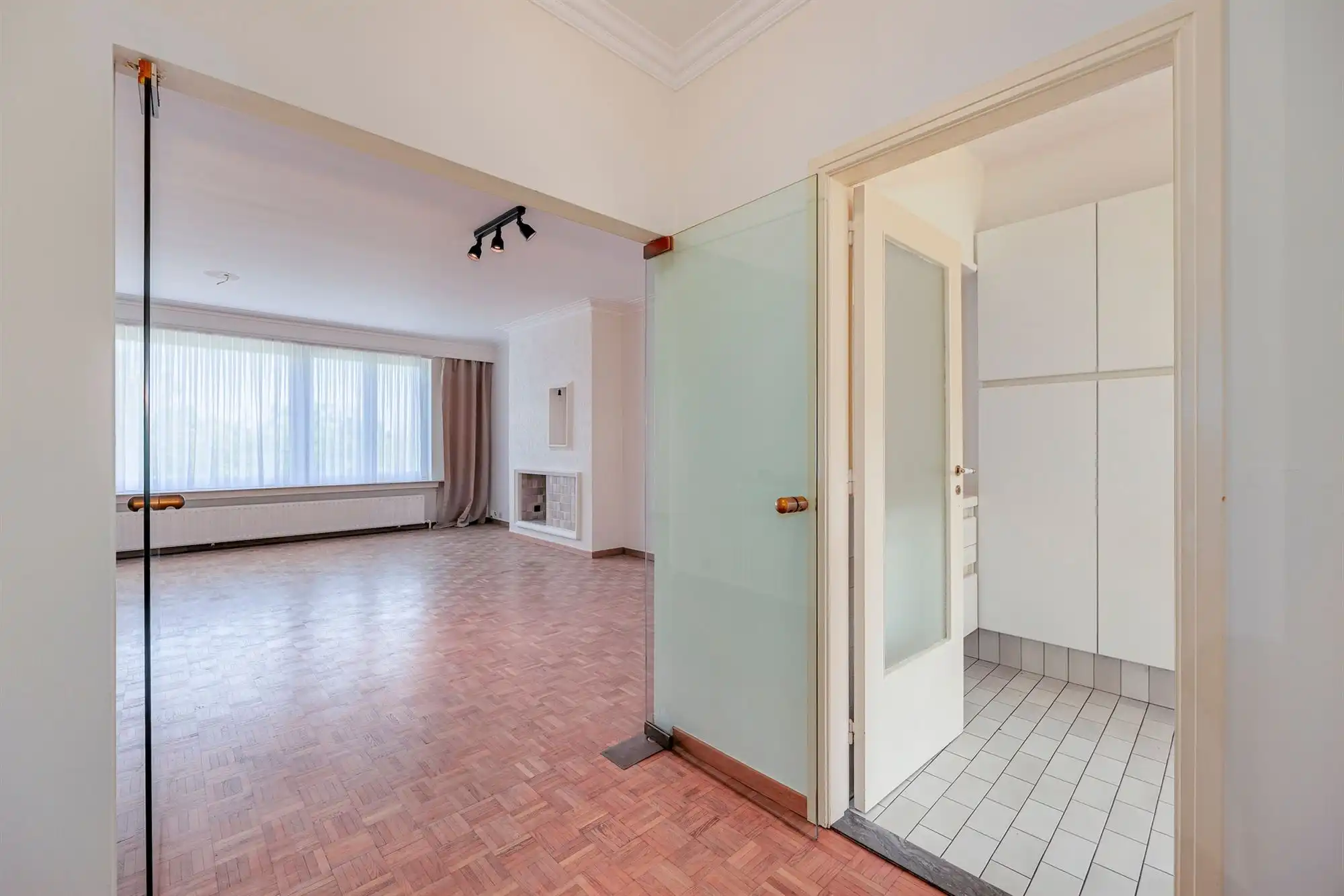 Ruim 1 slpk appartement. Parking mogelijk foto 17