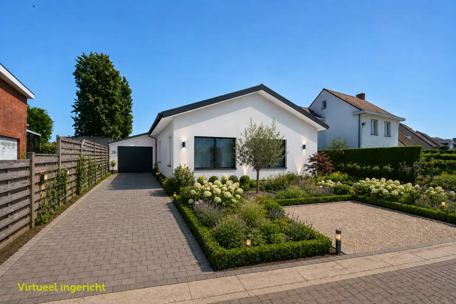 Ruime handelswoning met voormalige kapperszaak op 781m2 te Wildenburg foto 3
