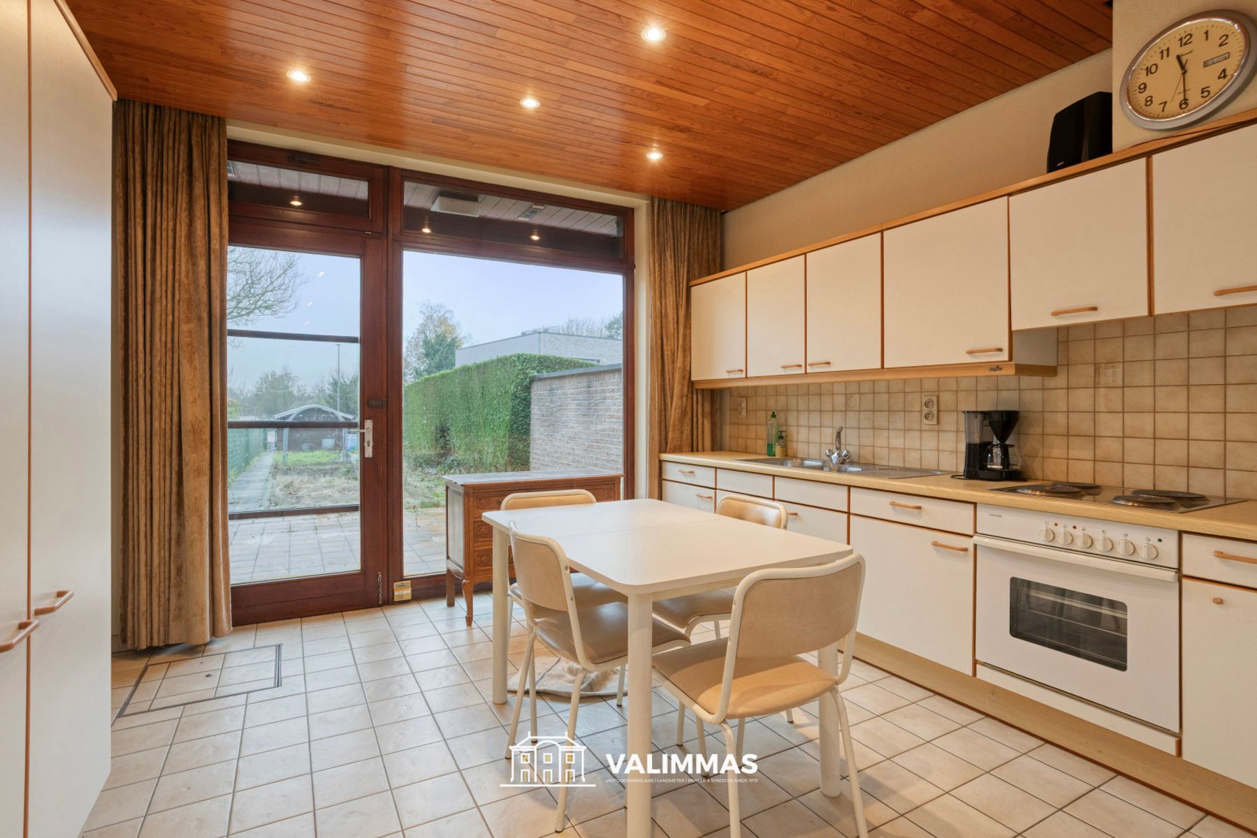 Centraal en toch rustig gelegen woning met tuin en garage... foto 6