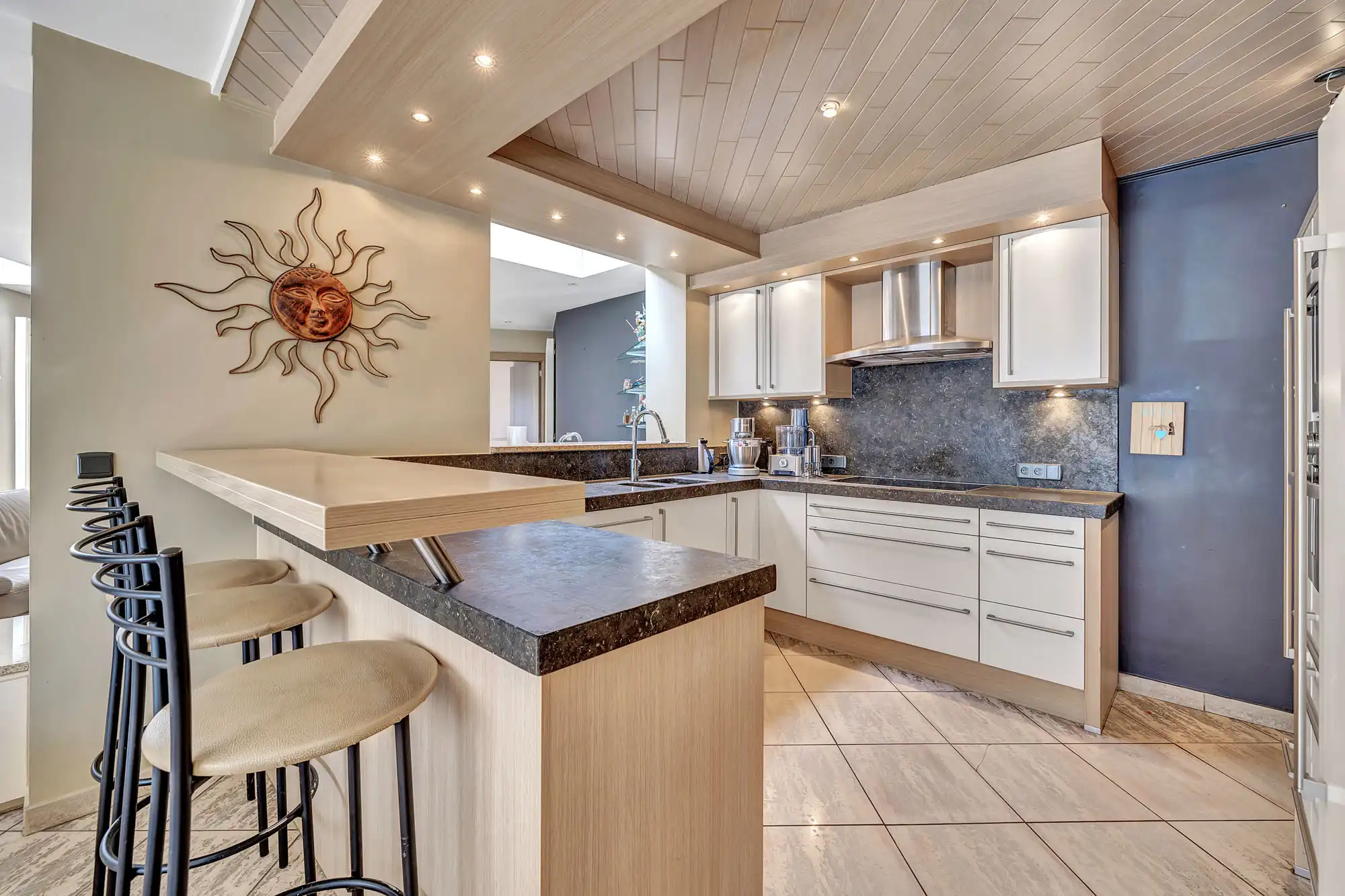 Robuuste HOB met opslagplaats foto 4