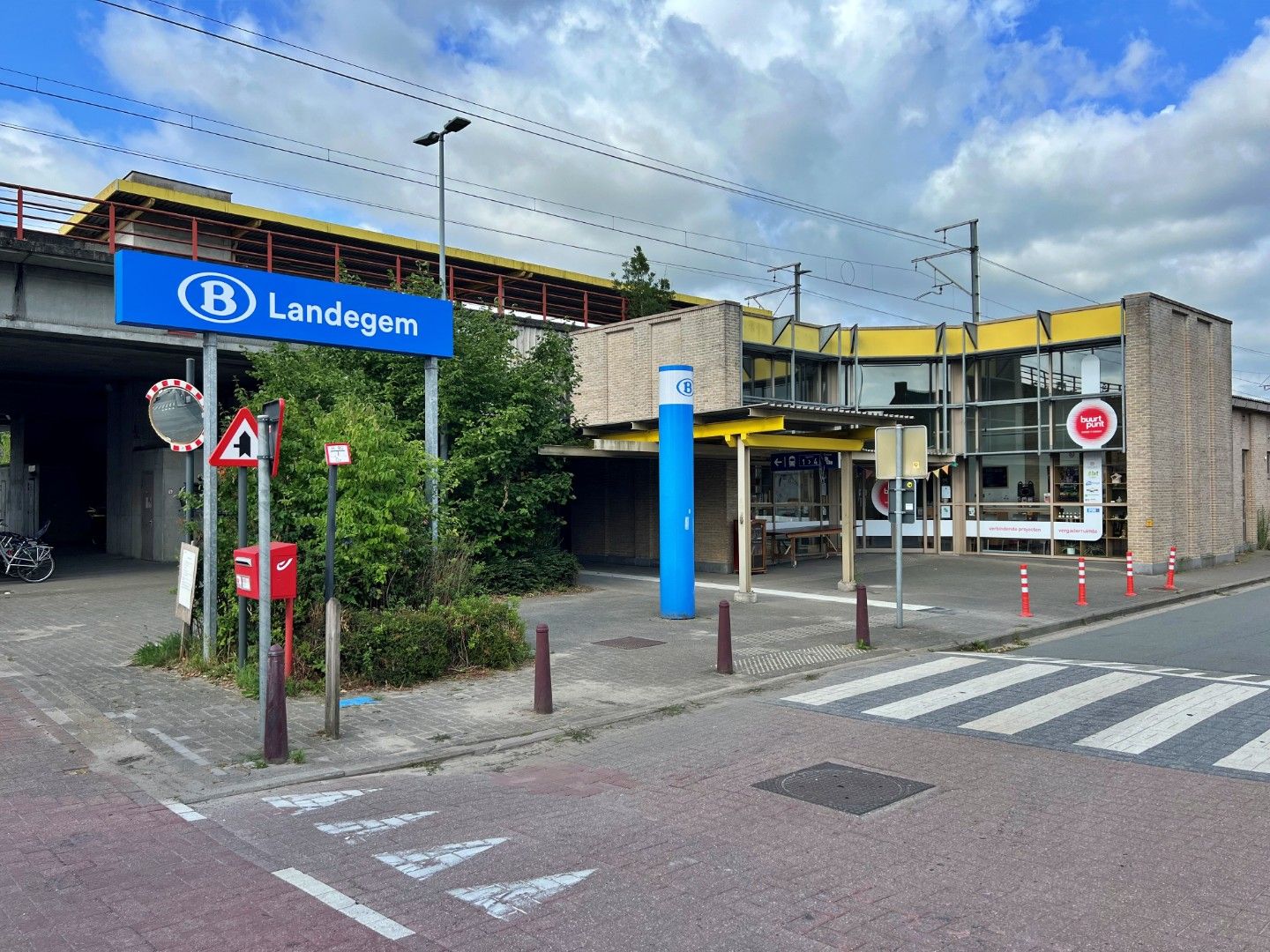 Halfopen woning op toplocatie in Landegem foto 31