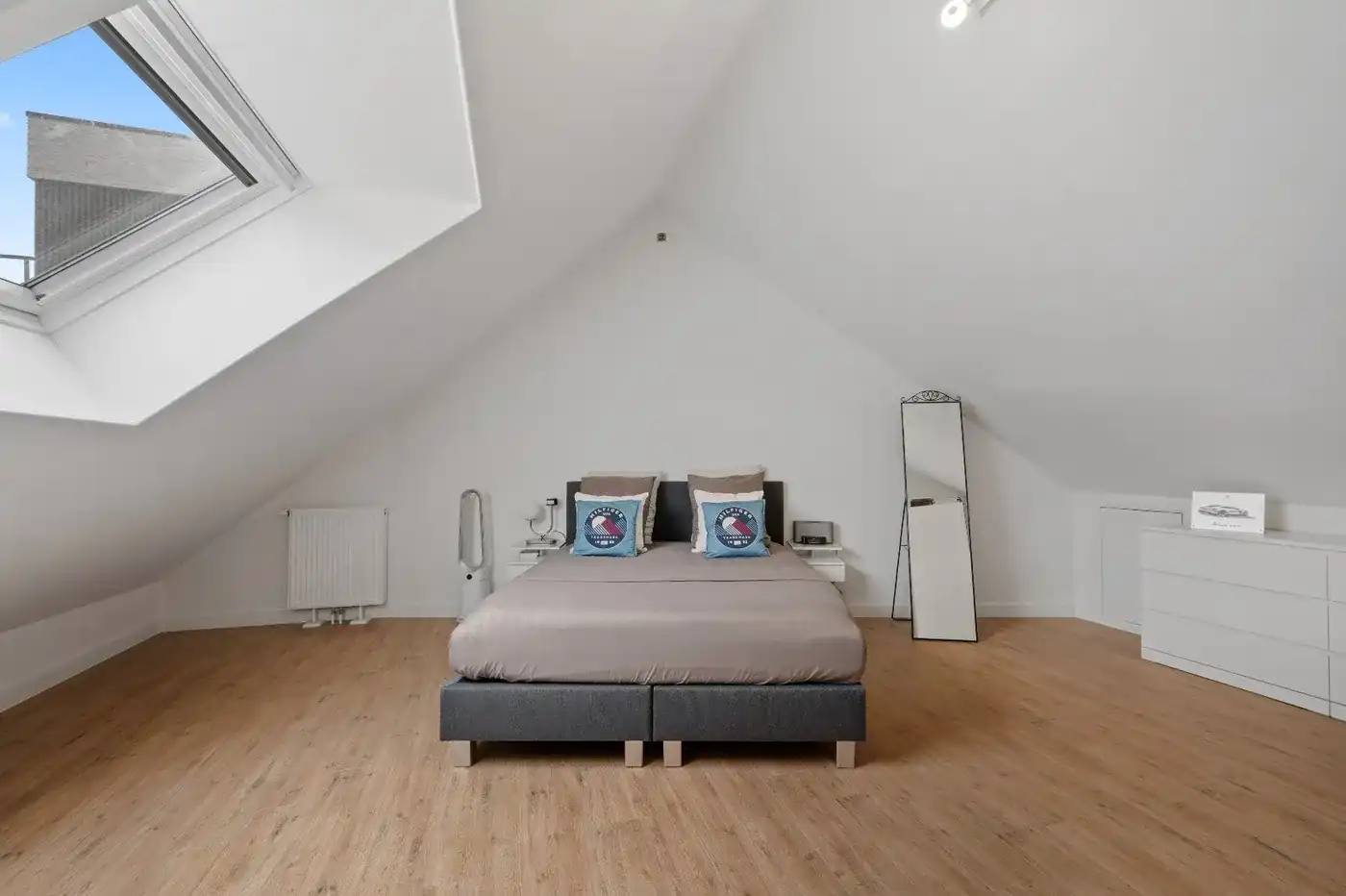 Uiterst mooie rijwoning met 3 grote slpks en garage te Tienen foto 23
