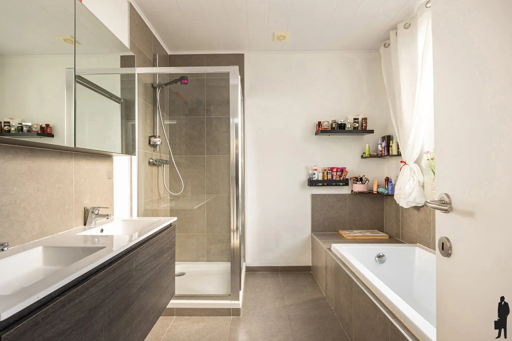 Instapklare woning met 3 slpk &  tuin met achteruitweg foto 10