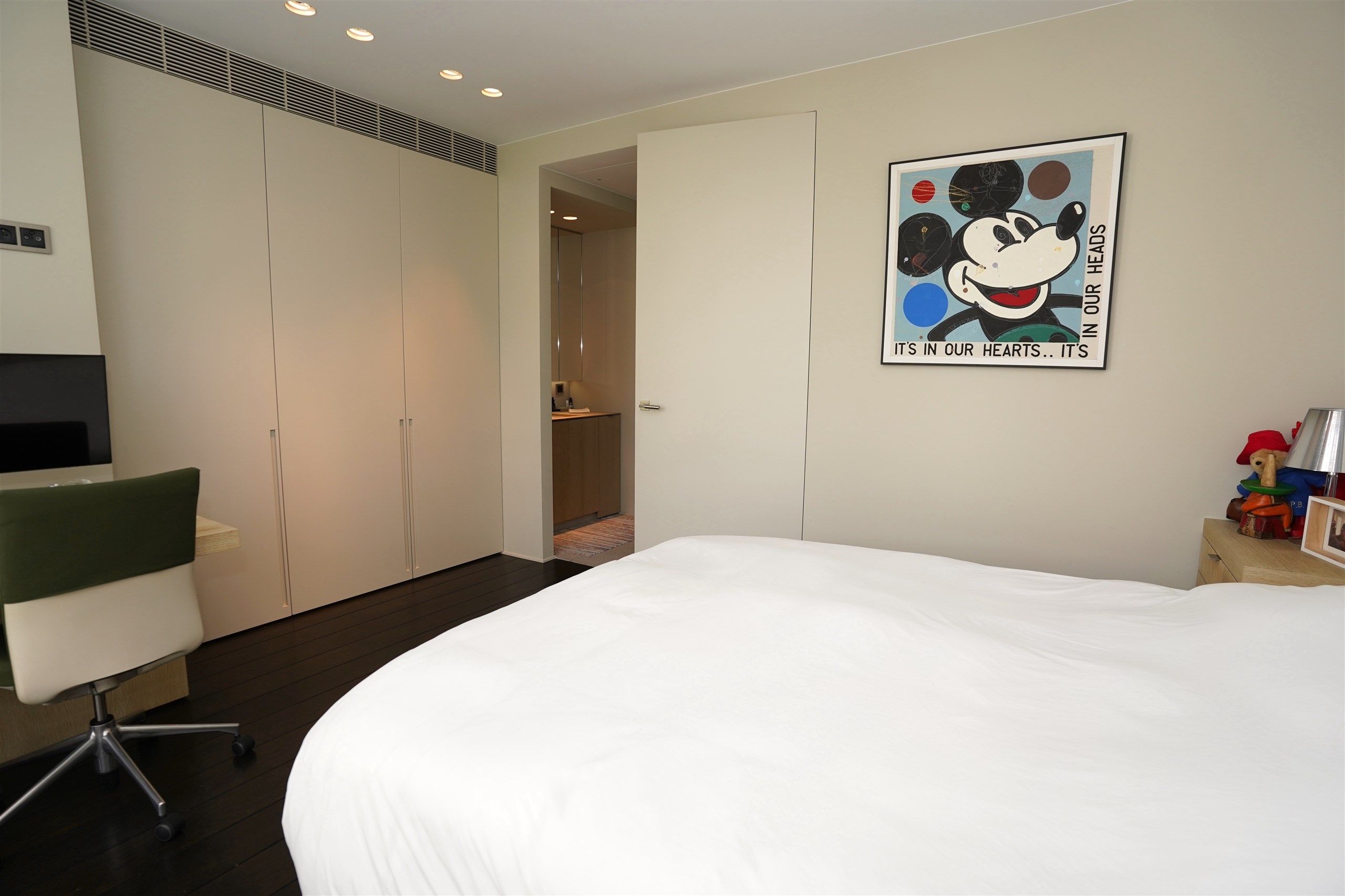 Luxeappartement met frontaal Leiezicht & voorbijglijdende bootjes foto 26