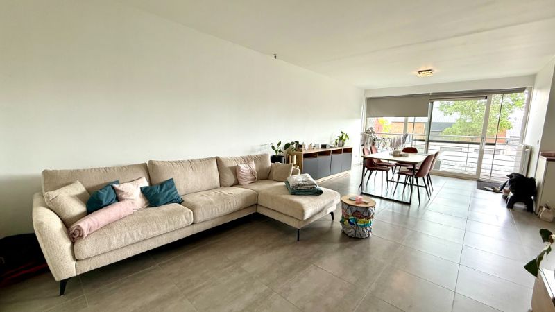 Leuk appartement met veel lichtinval en garage foto 2