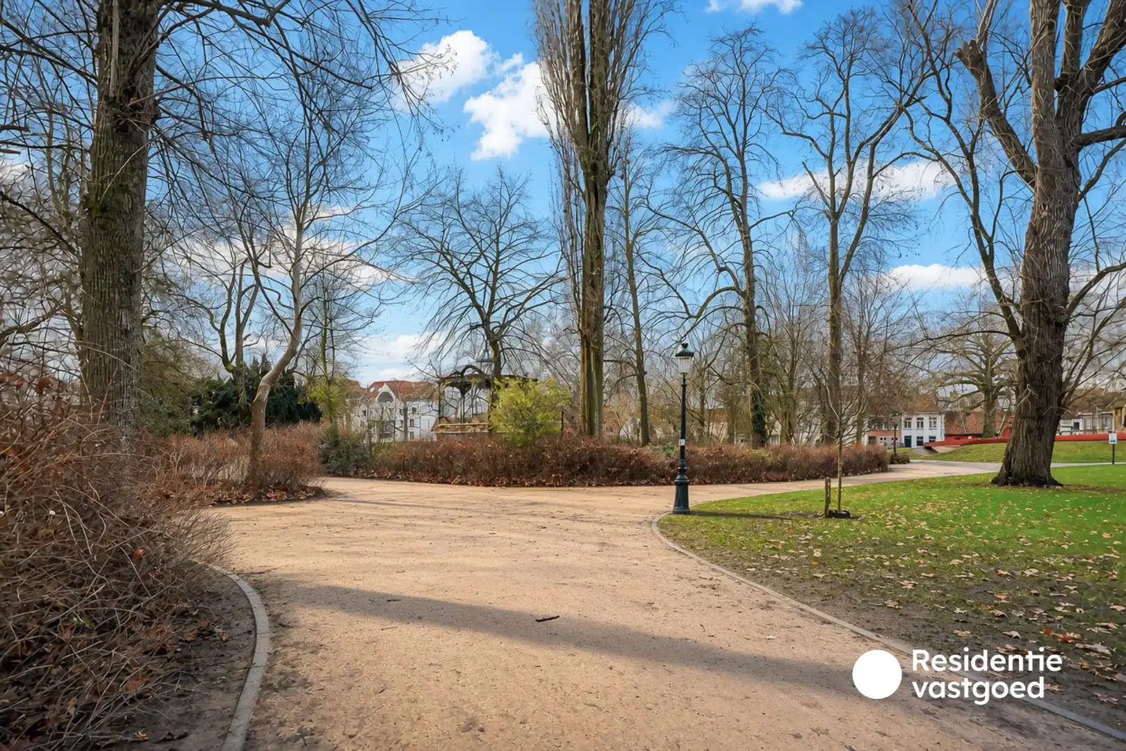 Ruim appartement met staanplaats en terras (46 m²!) aan het Koningin Astridpark foto 14