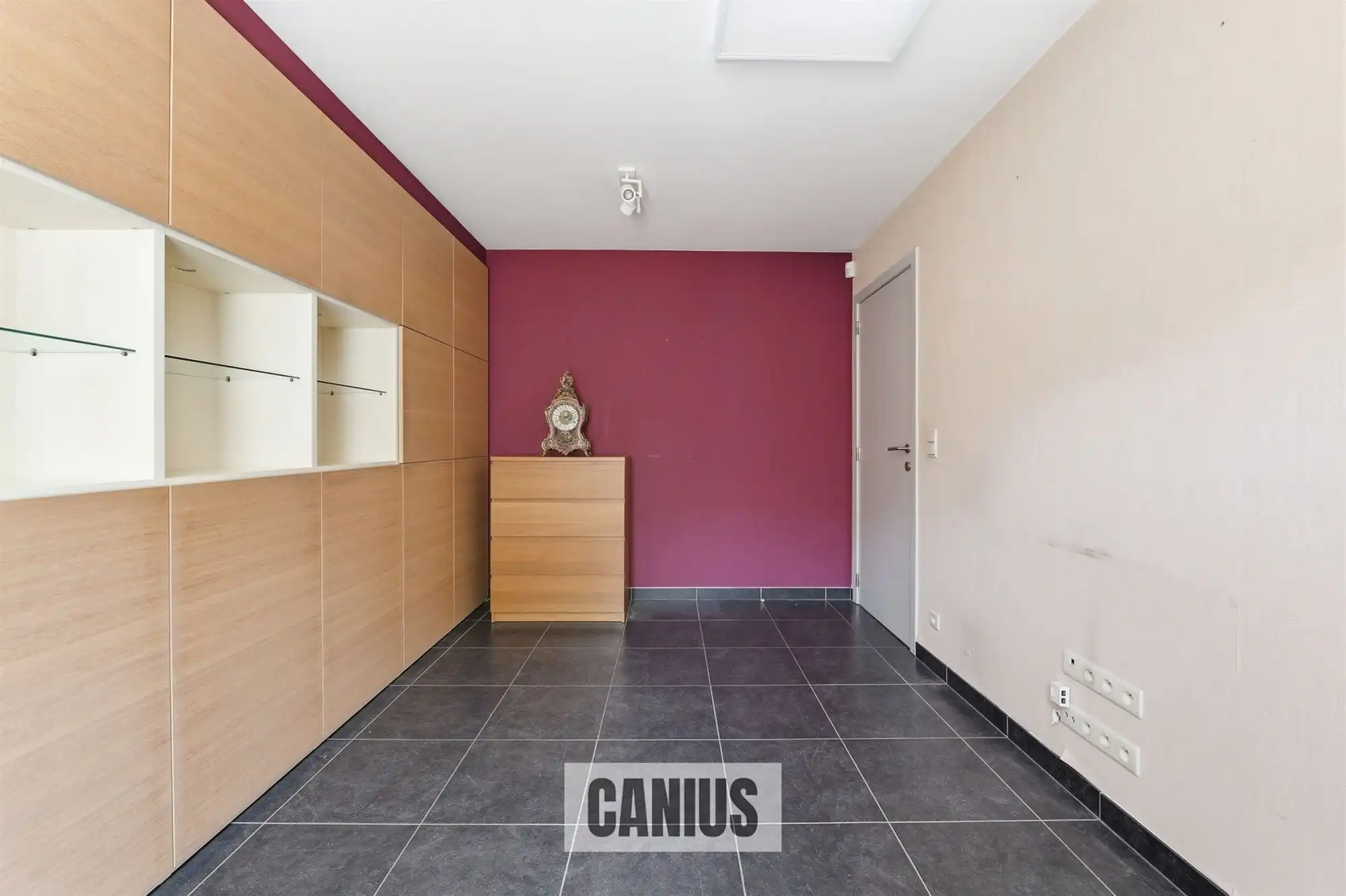 STIJLVOL GELIJKVLOERS APPARTEMENT MET DRIE SLAAPKAMERS foto 21